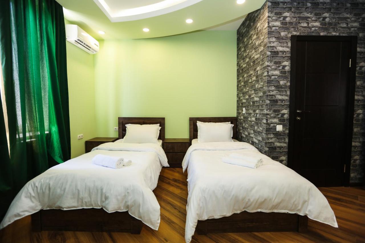 Отель 2Floors Тбилиси Экстерьер фото