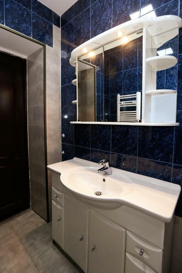 Отель 2Floors Тбилиси Экстерьер фото